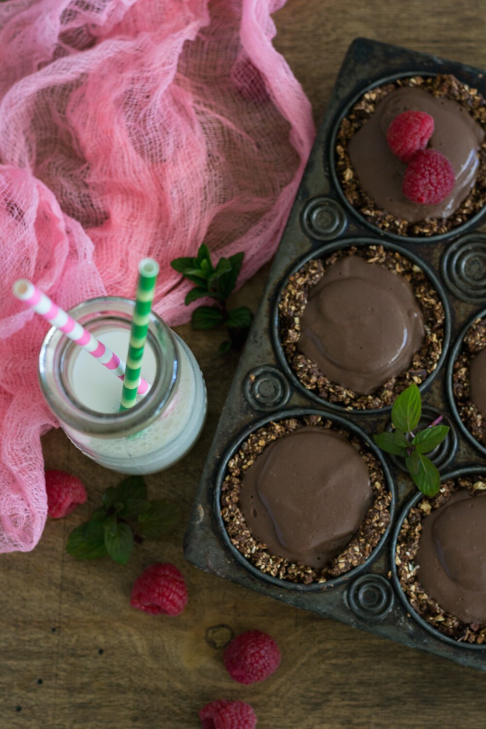 Sugar-free Mini Chocolate Mint Pudding Pies by An Unrefined Vegan